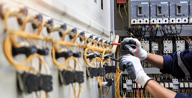 Professional Electrician technician working in Dayton, OR